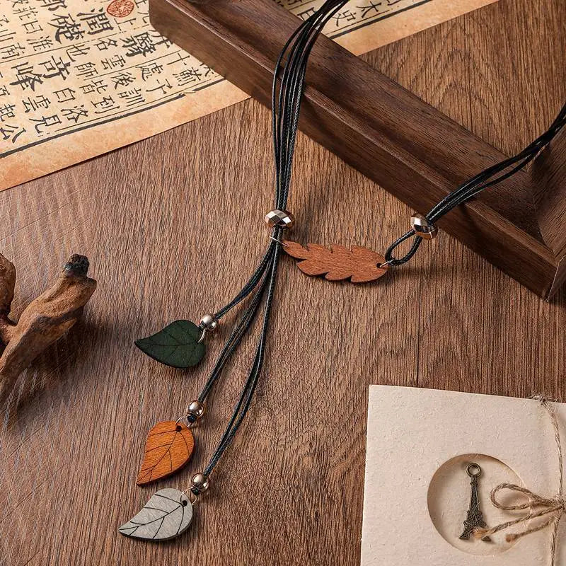 Collier bohème ethnique en bois